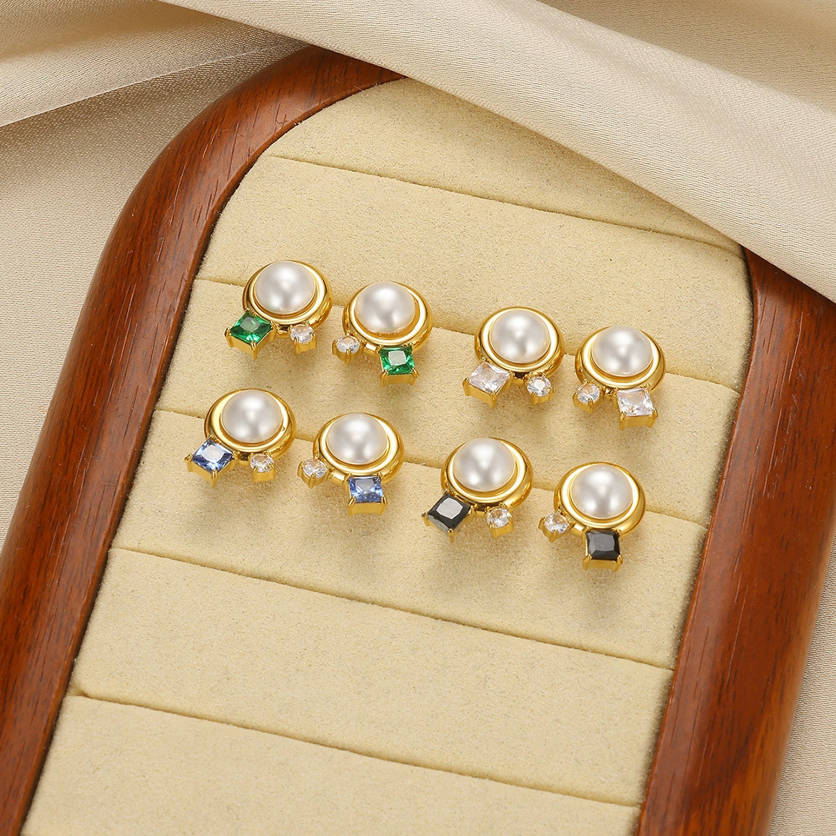 Wholesale French Retro Geometric Imitation Pearl and Stainless Steel Earrings for Women with Electroplating