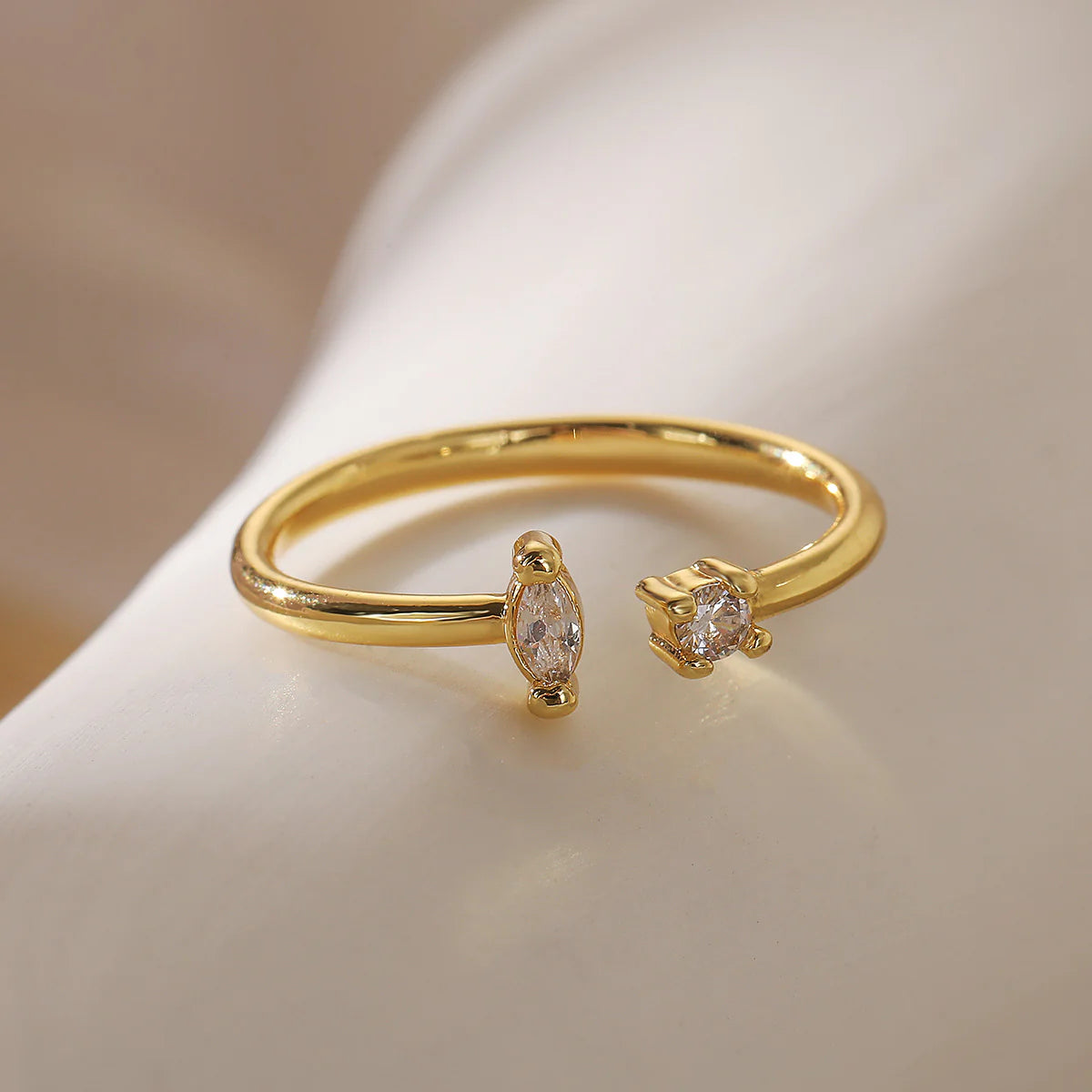 Simple Style Commute Square Open Rings