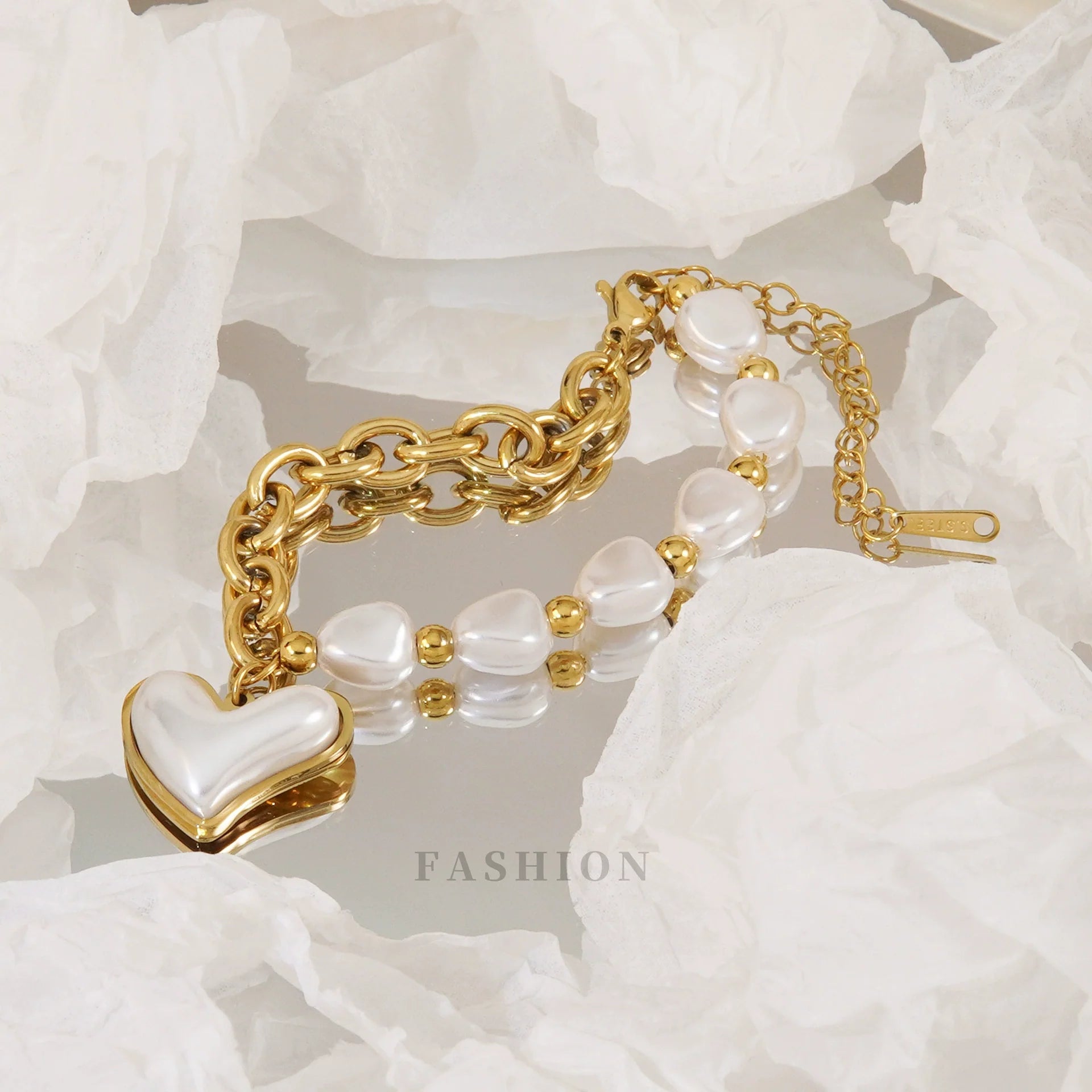 Elegant Heart-Shaped Irregular Pearl Bracelet for Women in Stainless Steel with 18K Gold Vacuum Electroplating - Waterproof and Colorfast
