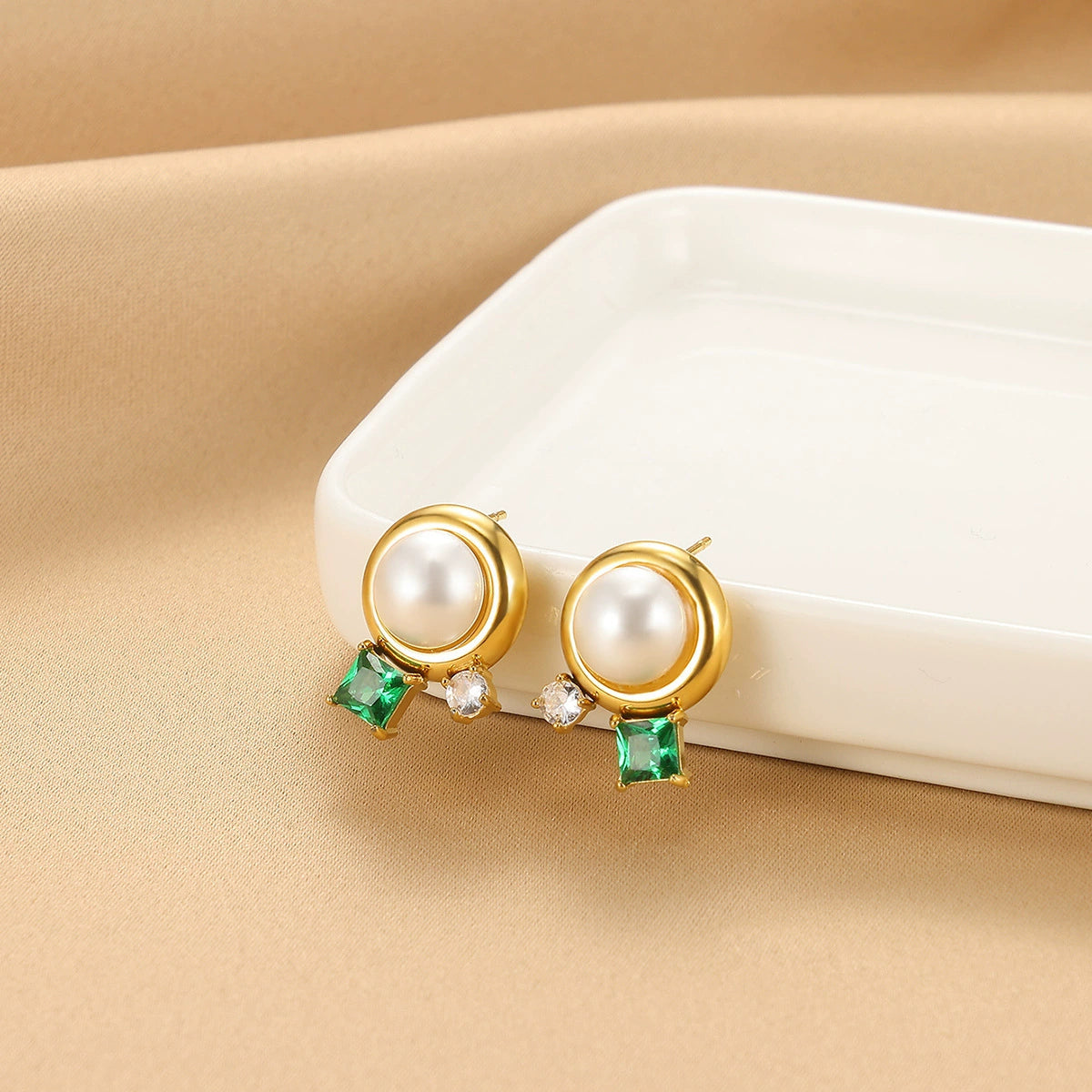 Wholesale French Retro Geometric Imitation Pearl and Stainless Steel Earrings for Women with Electroplating