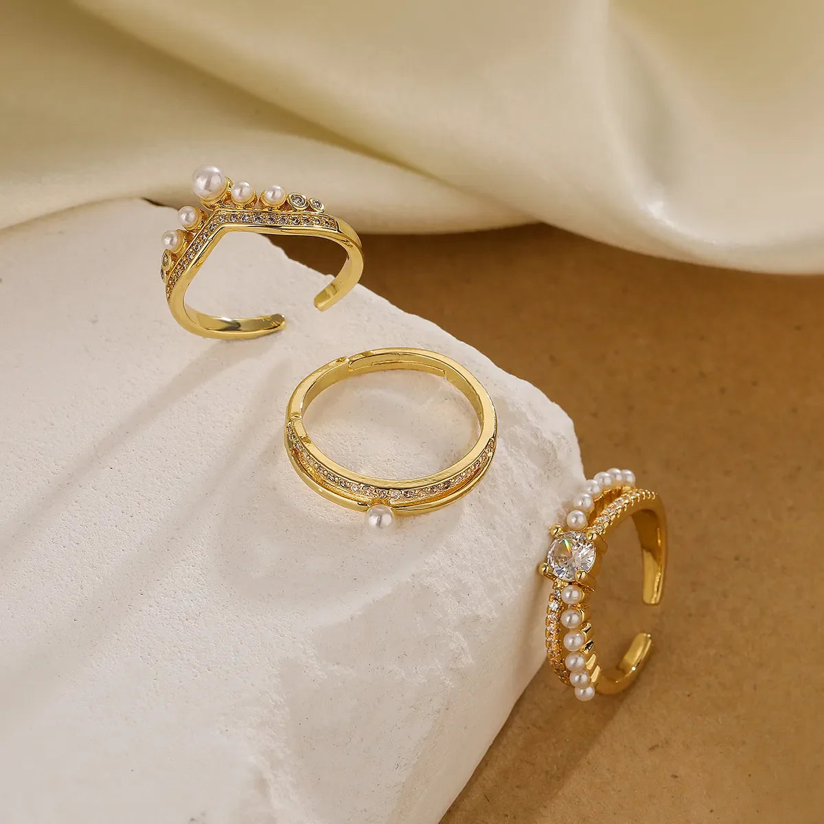 Simple Style round Copper 18K Gold Plated Artificial Pearls Zircon Open Rings in Bulk