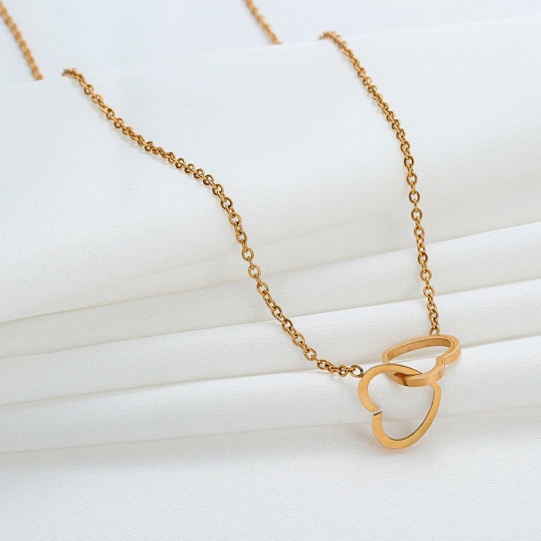 Wholesale Heartshaped Titanium Steel Electroplated Women'S Necklace with Ochain