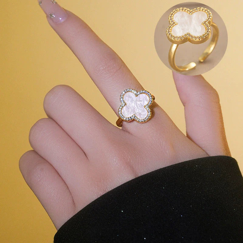 Wholesale Women's 18K Gold Plated Copper Ring with Micro Inlaid Zircon and Geometric Four Leaf Clover Design