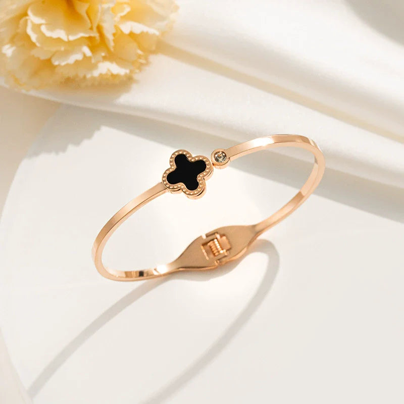Wholesale Women'S Simple Titanium Steel Shell Acrylic Bracelet with Fourleaf Clover Pattern Inlaid with 18K Rose Gold