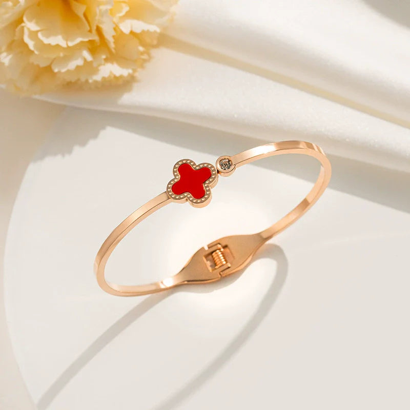 Wholesale Women'S Simple Titanium Steel Shell Acrylic Bracelet with Fourleaf Clover Pattern Inlaid with 18K Rose Gold